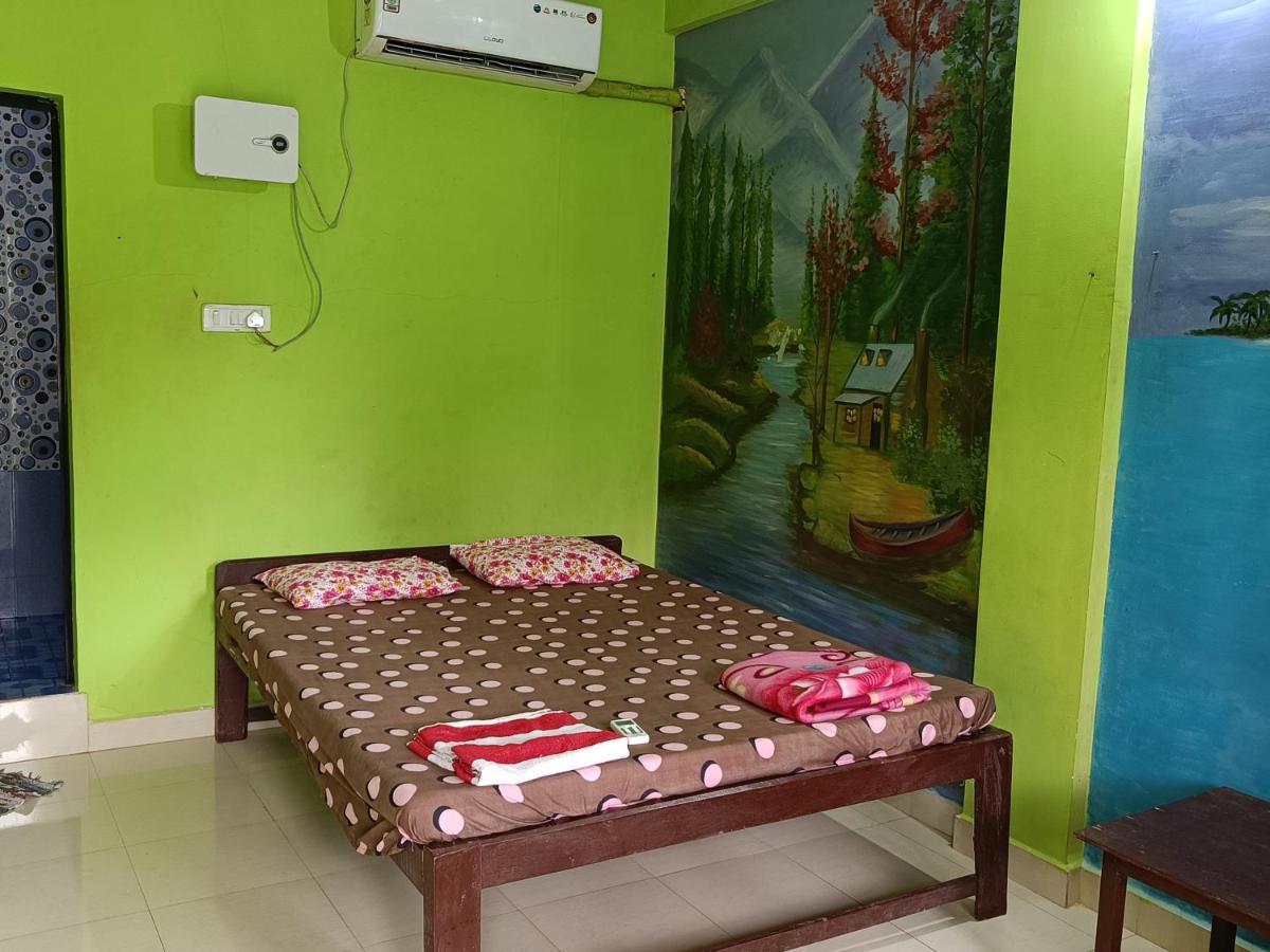 Est Hem Guesthouse Arambol Bagian luar foto