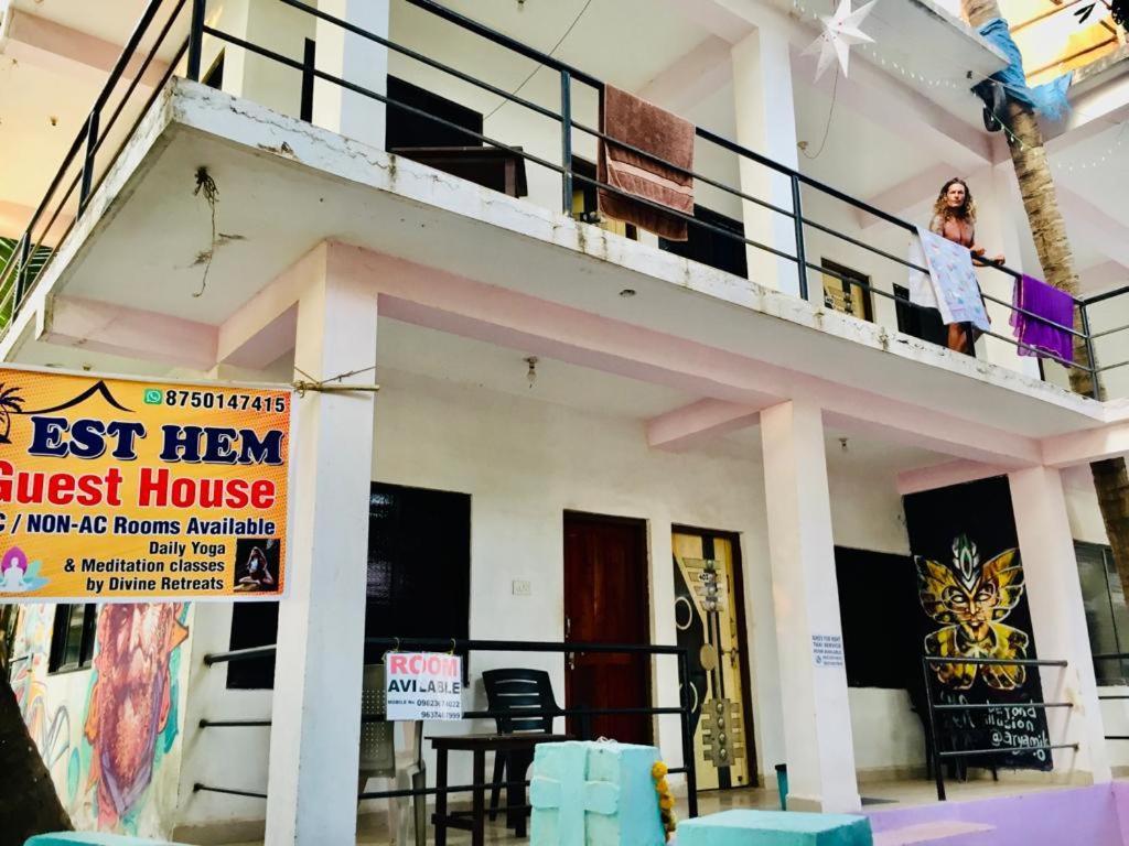 Est Hem Guesthouse Arambol Bagian luar foto
