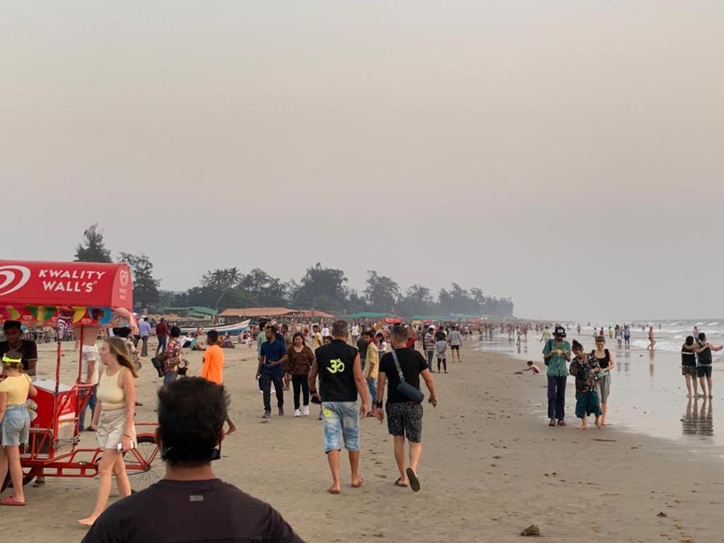 Est Hem Guesthouse Arambol Bagian luar foto