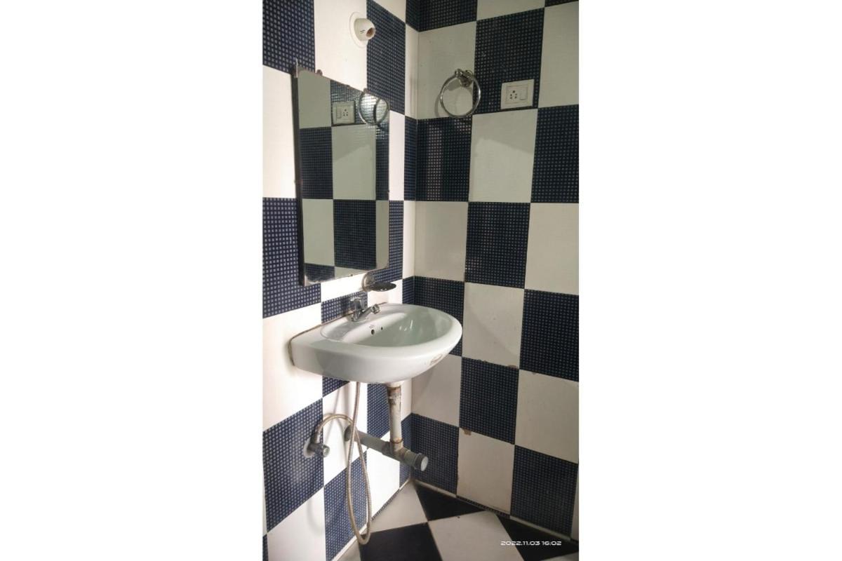 Est Hem Guesthouse Arambol Bagian luar foto